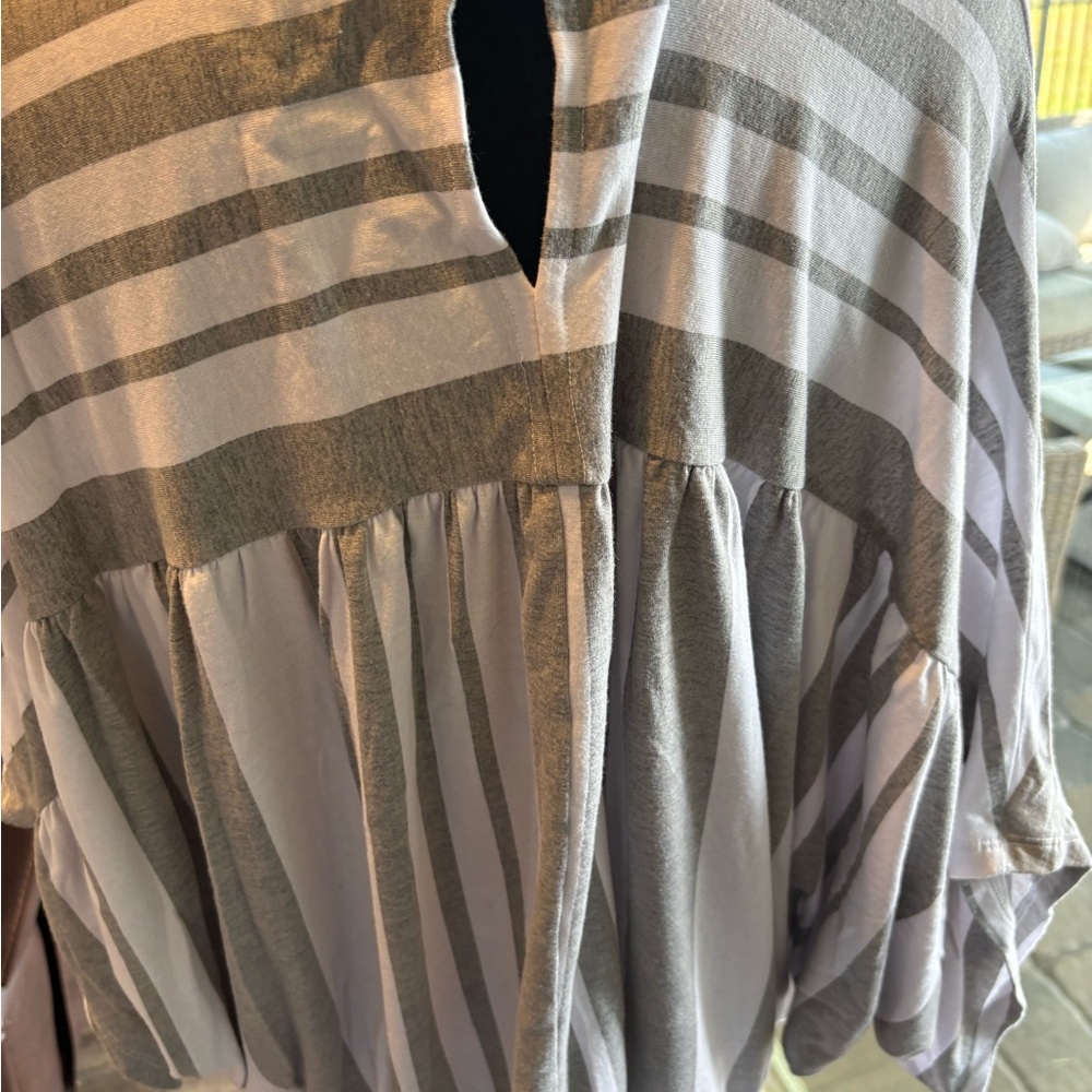 Time and Tru Gray and White Striped Blouse sz XXL/2x - Picture 6 of 6